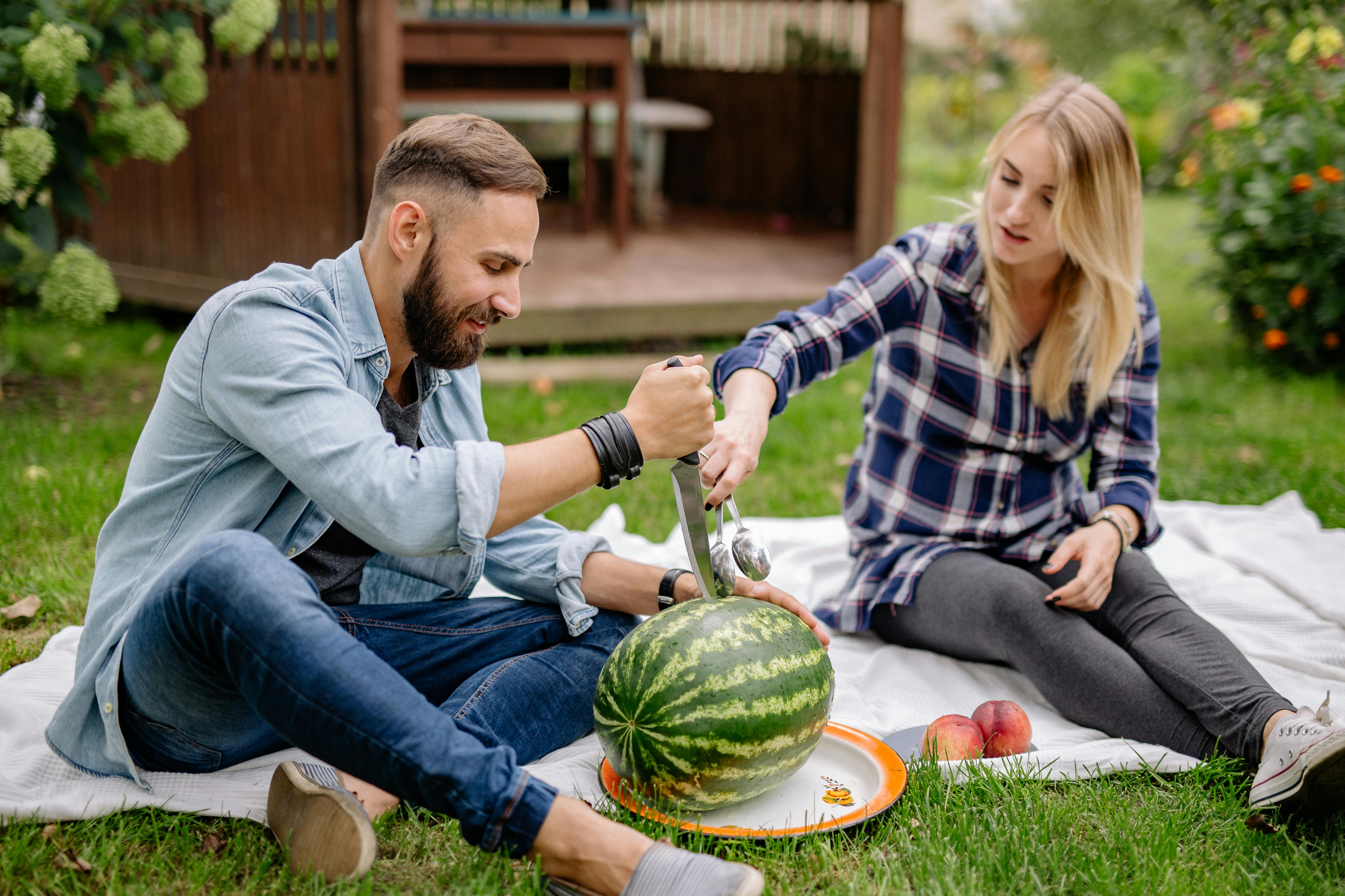 Smart Ways to Determine If Your Watermelon is Ripe in 2025